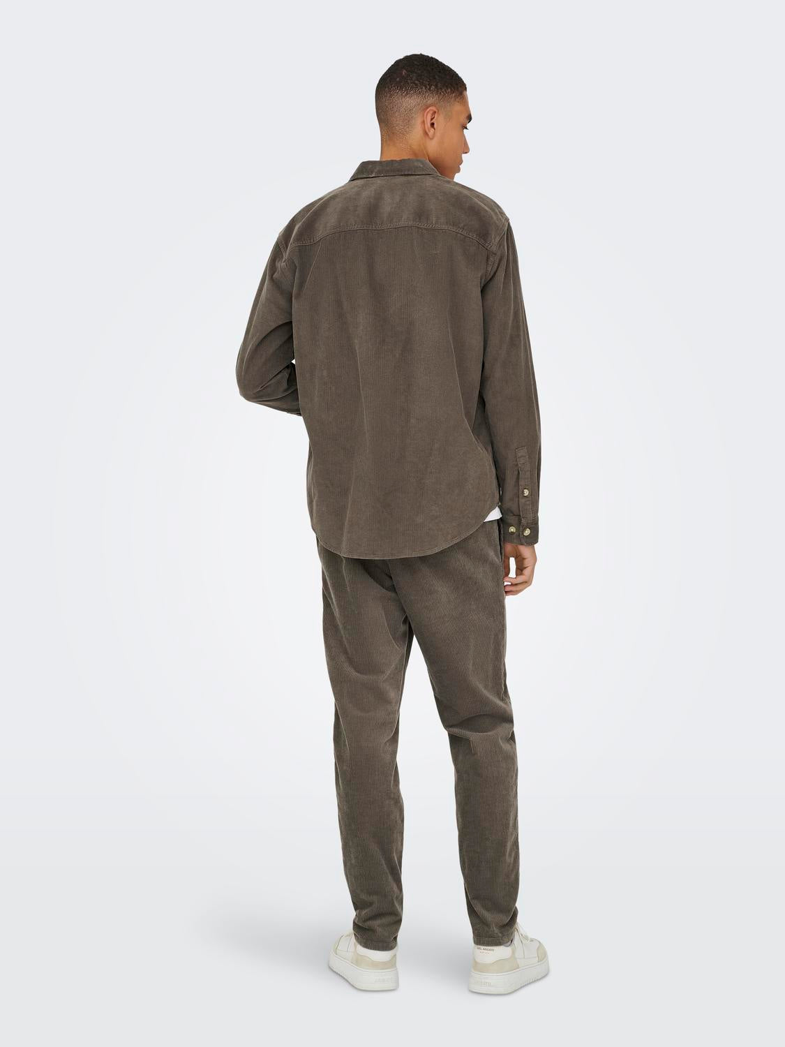 model_shot-back